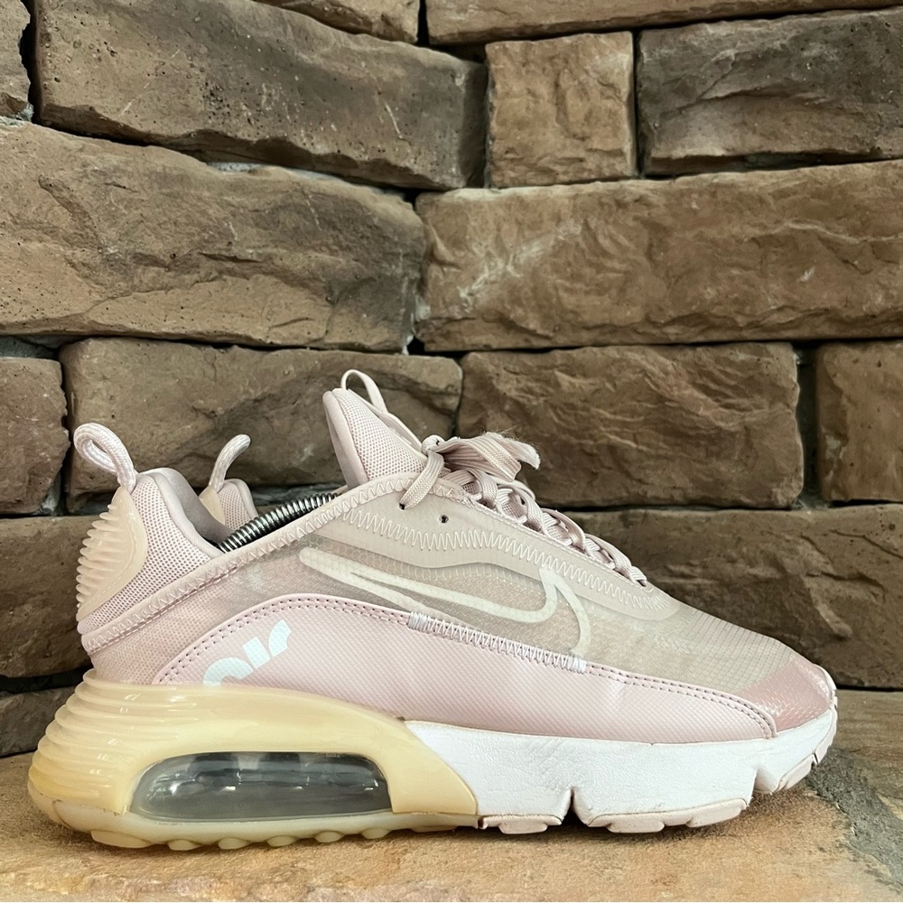 Nike Air‎ Max 2090 / Barely Rose / SZ 9